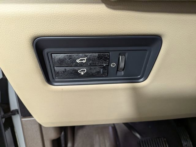 Used 2015 Land Rover Range Rover Sport HSE image 11