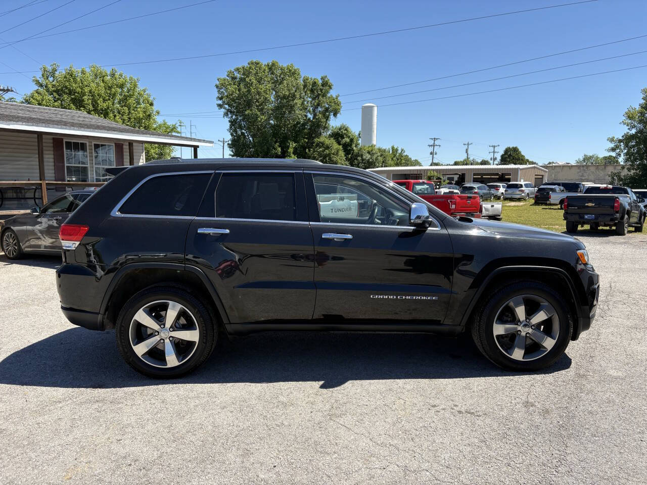 Used 2014 Jeep Grand Cherokee Limited w/ Luxury Group II AWD/4WD image 2