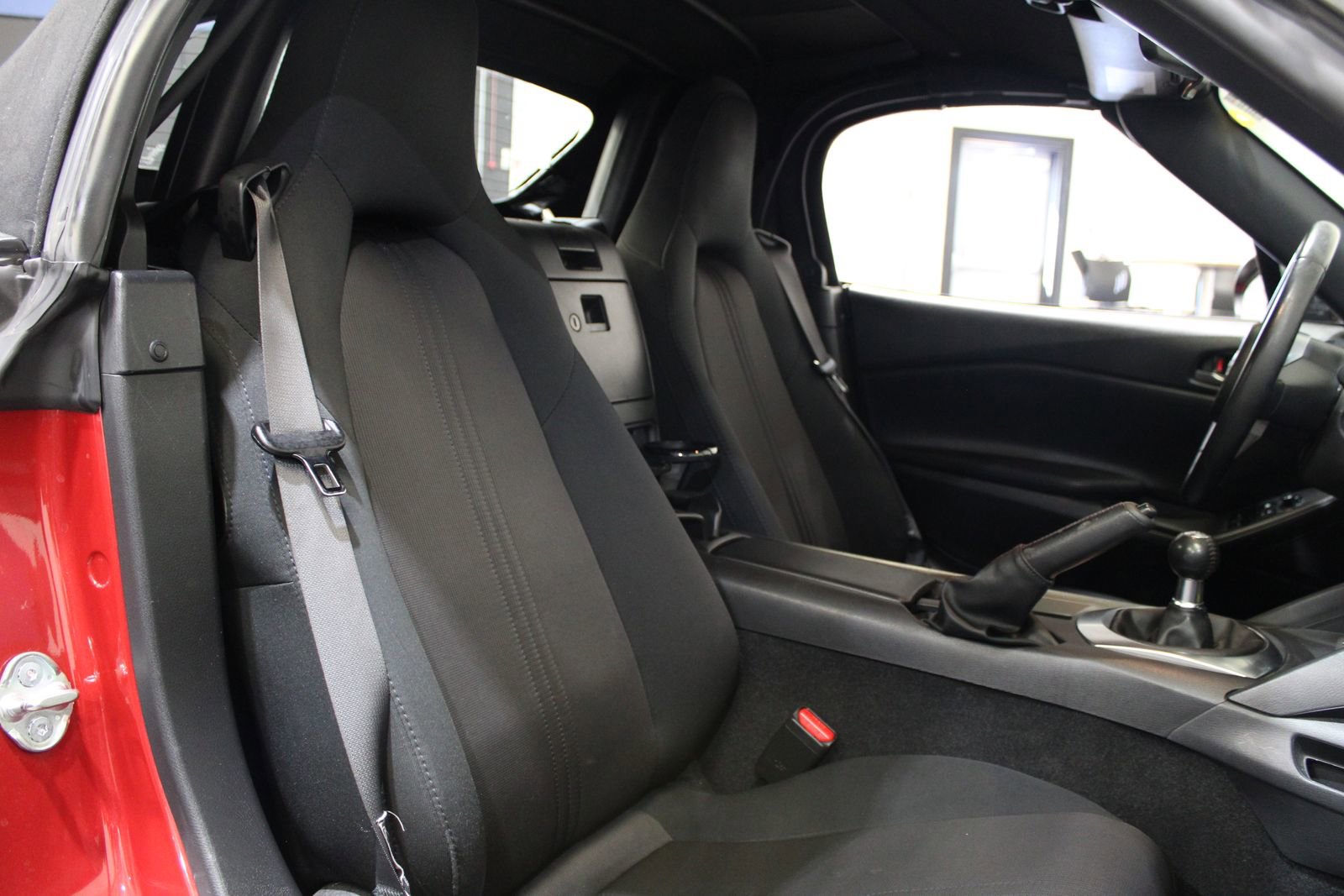 Used 2016 MAZDA MX-5 Miata Sport image 21