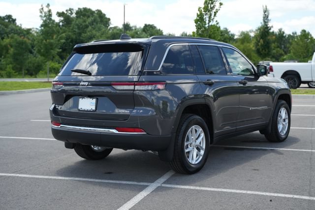 New 2026 Jeep Grand Cherokee Laredo w/ Trailer Tow Package AWD/4WD image 7