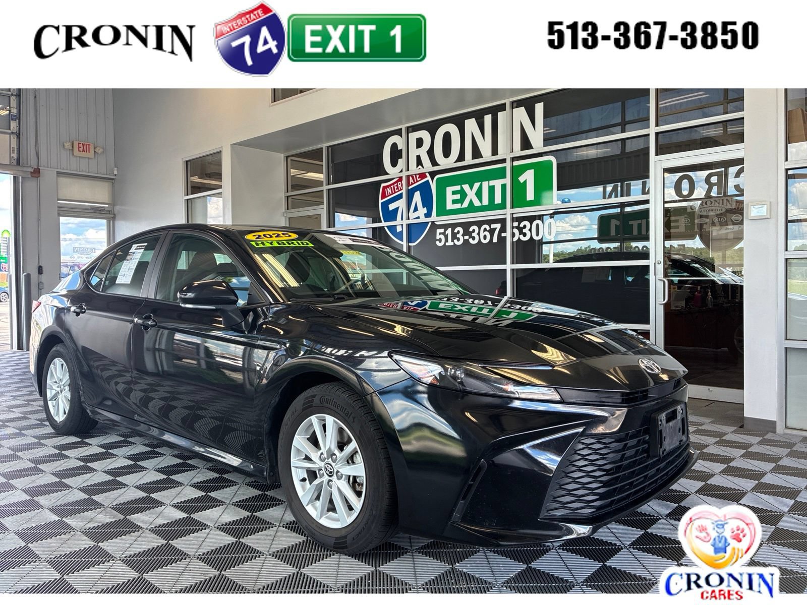 Used 2025 Toyota Camry LE FWD image 1