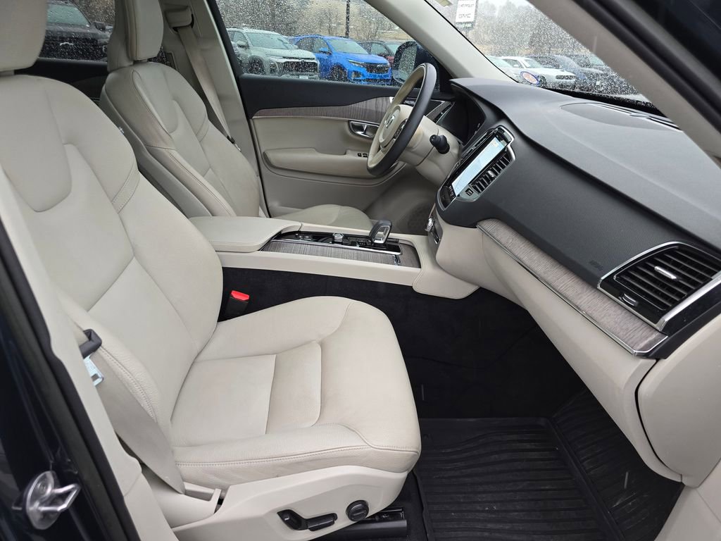 Used 2023 Volvo XC90 B6 Plus w/ Protection Package Premier image 31