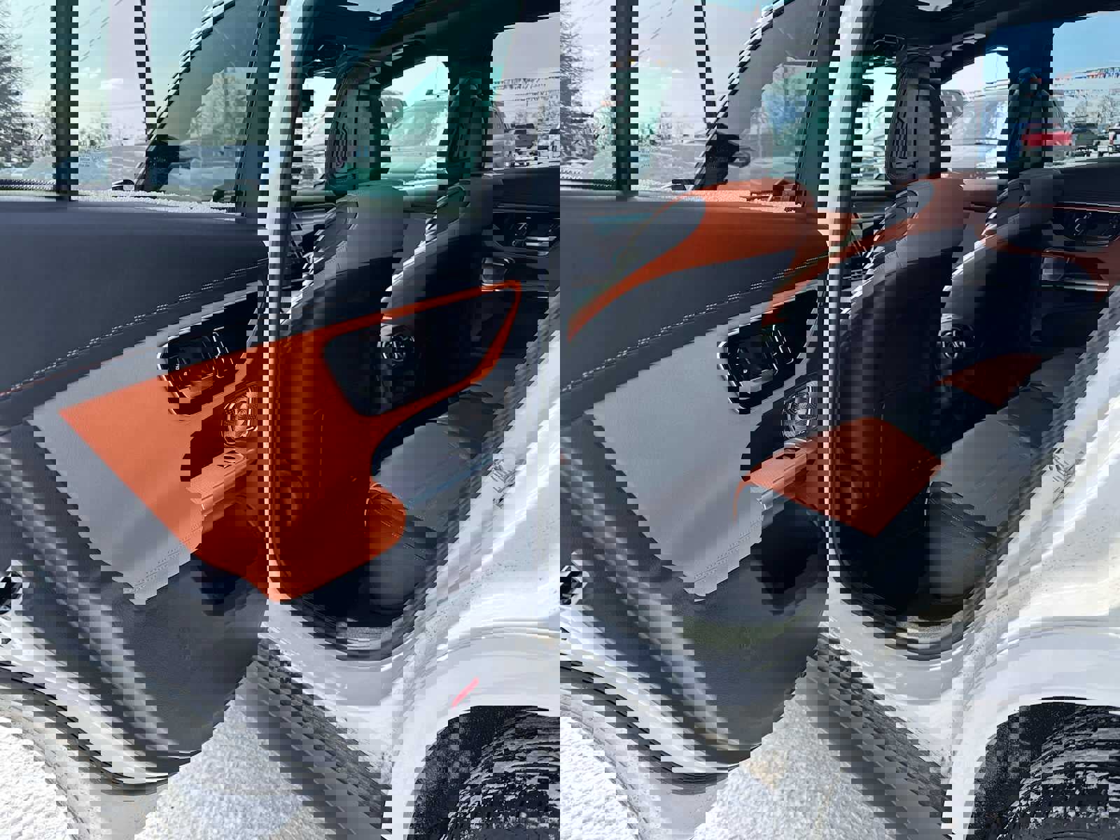 Used 2024 Mercedes-Benz GLC 300 4MATIC image 15