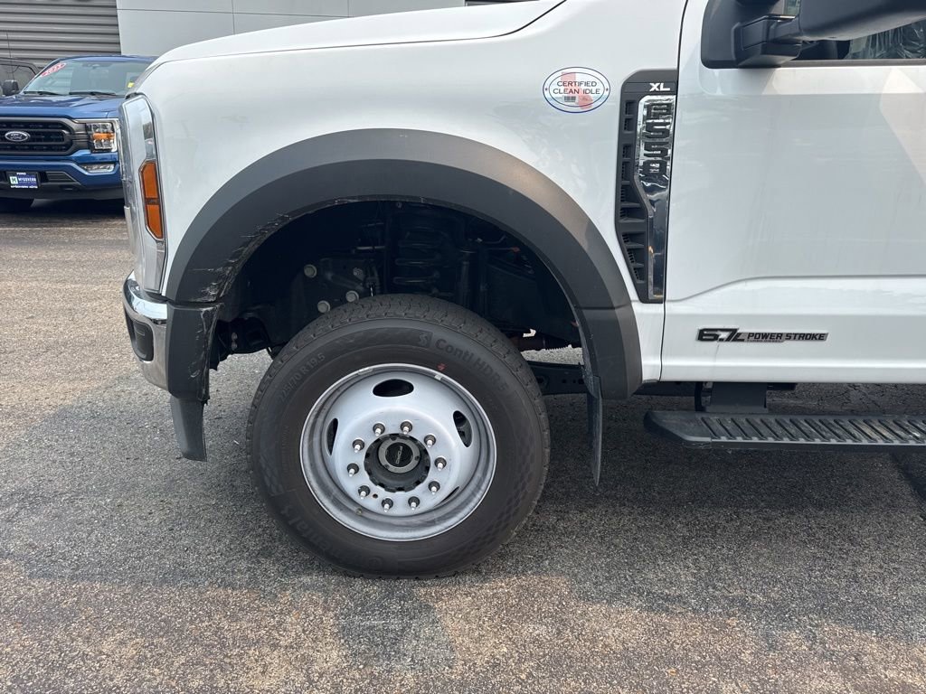New 2025 Ford F550 4x4 Regular Cab Super Duty image 8
