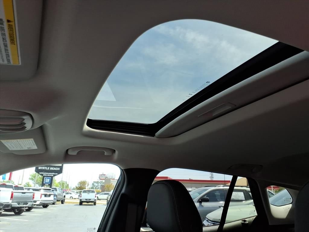 New 2026 Chevrolet Trax LT w/ Sunroof Package FWD image 11