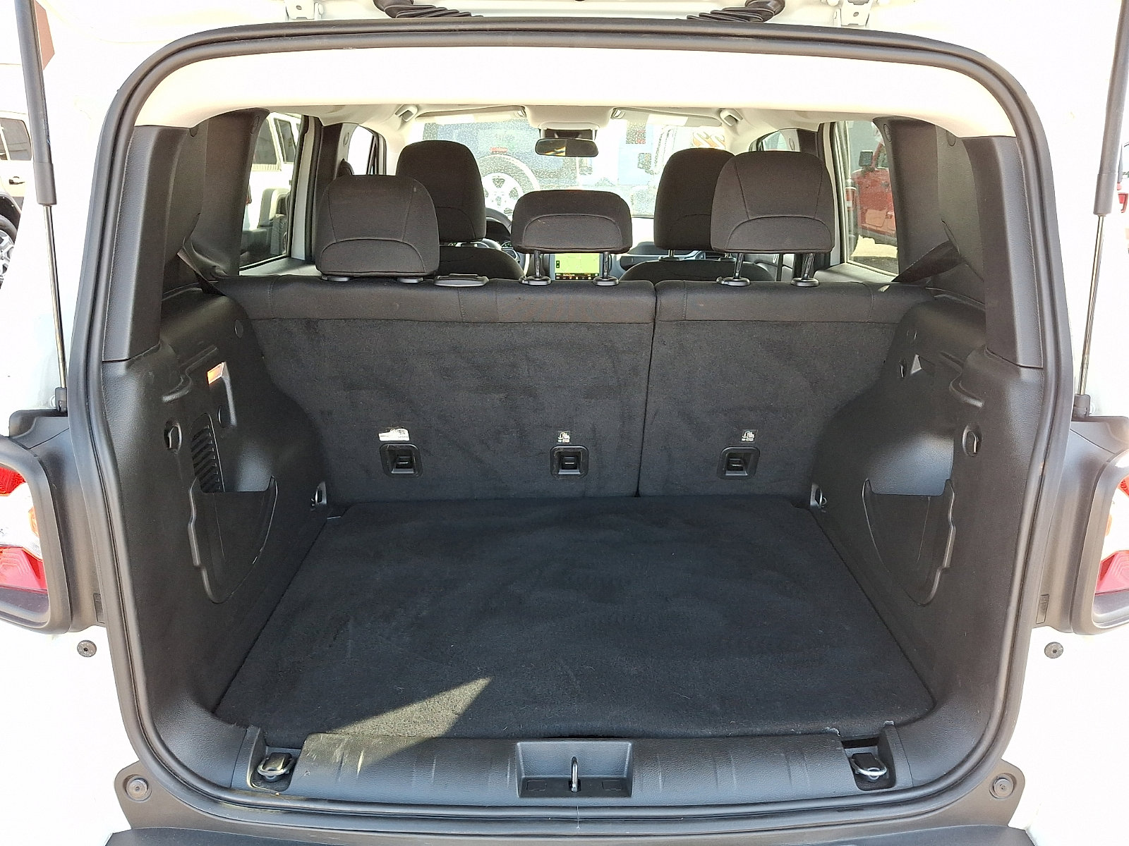 Used 2022 Jeep Renegade Latitude image 31