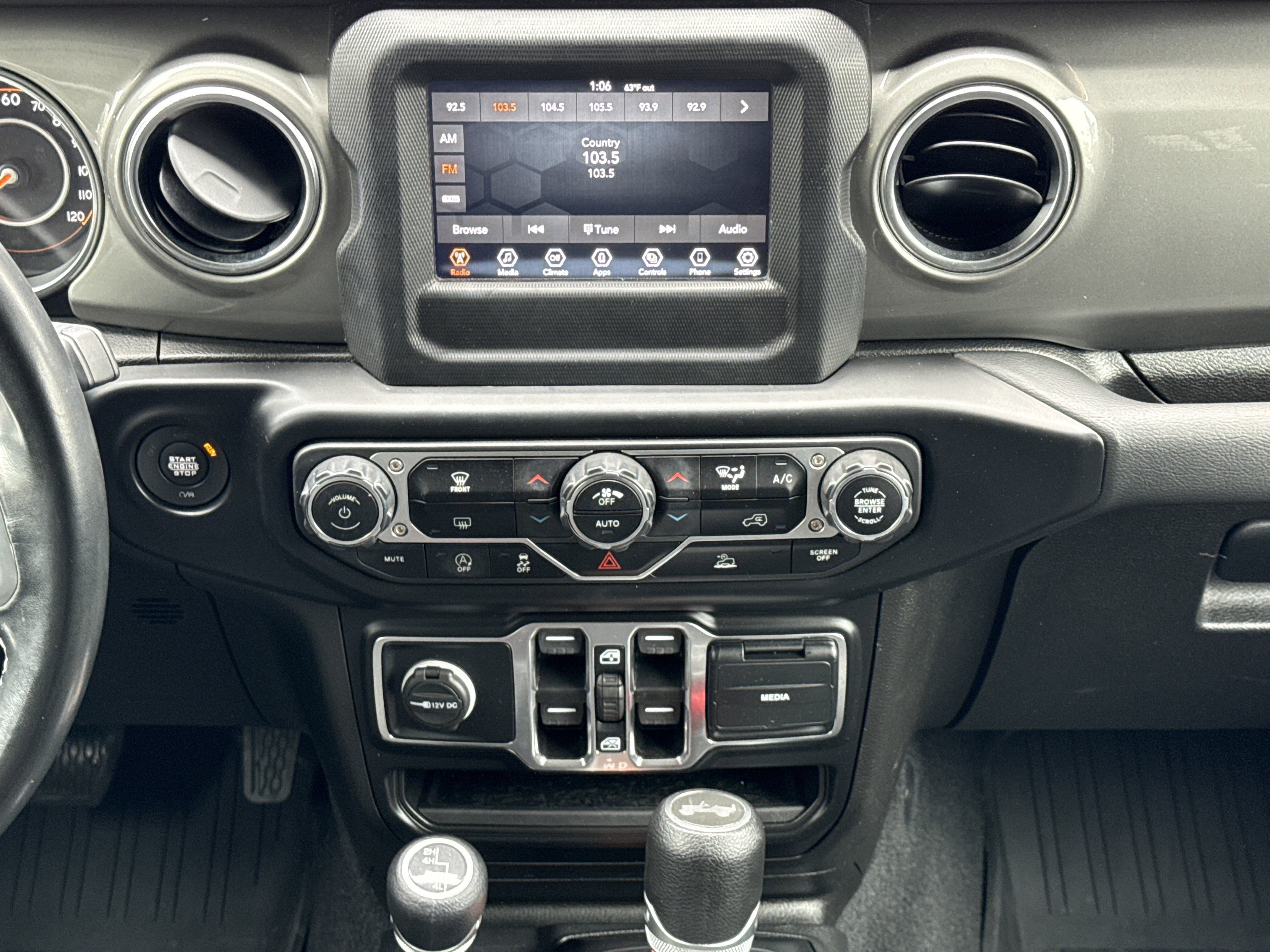 Used 2021 Jeep Wrangler Unlimited Sahara AWD/4WD image 28