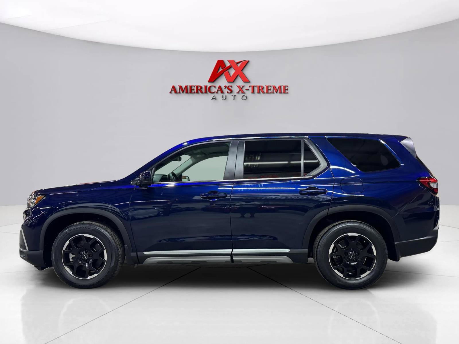 Used 2025 Honda Pilot EX-L image 2