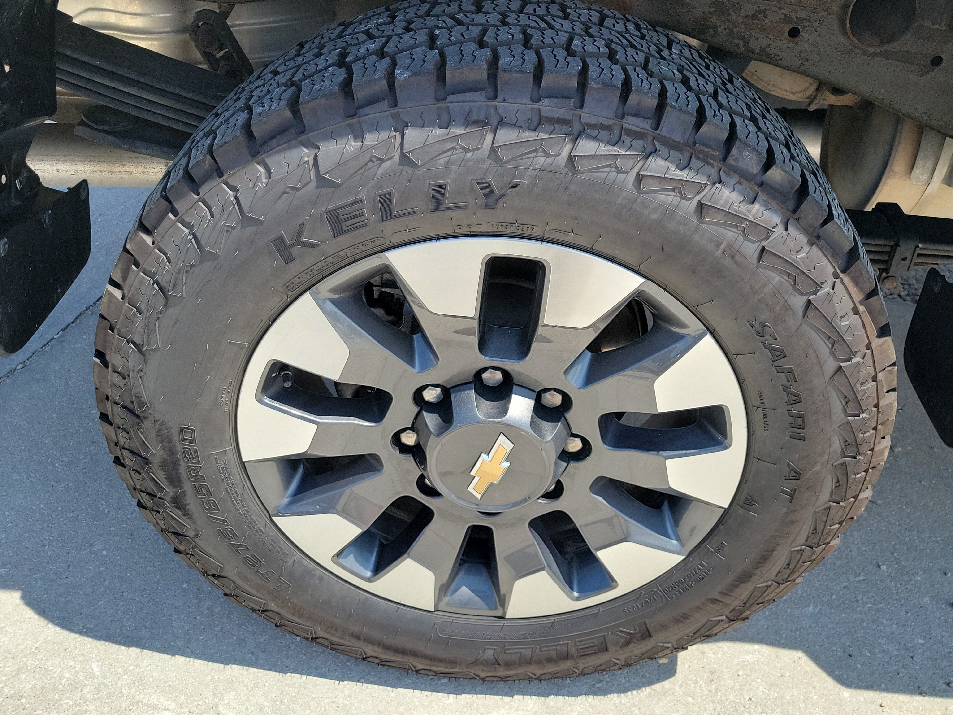 Used 2021 Chevrolet Silverado 2500 Custom w/ Custom Value Package AWD/4WD image 10