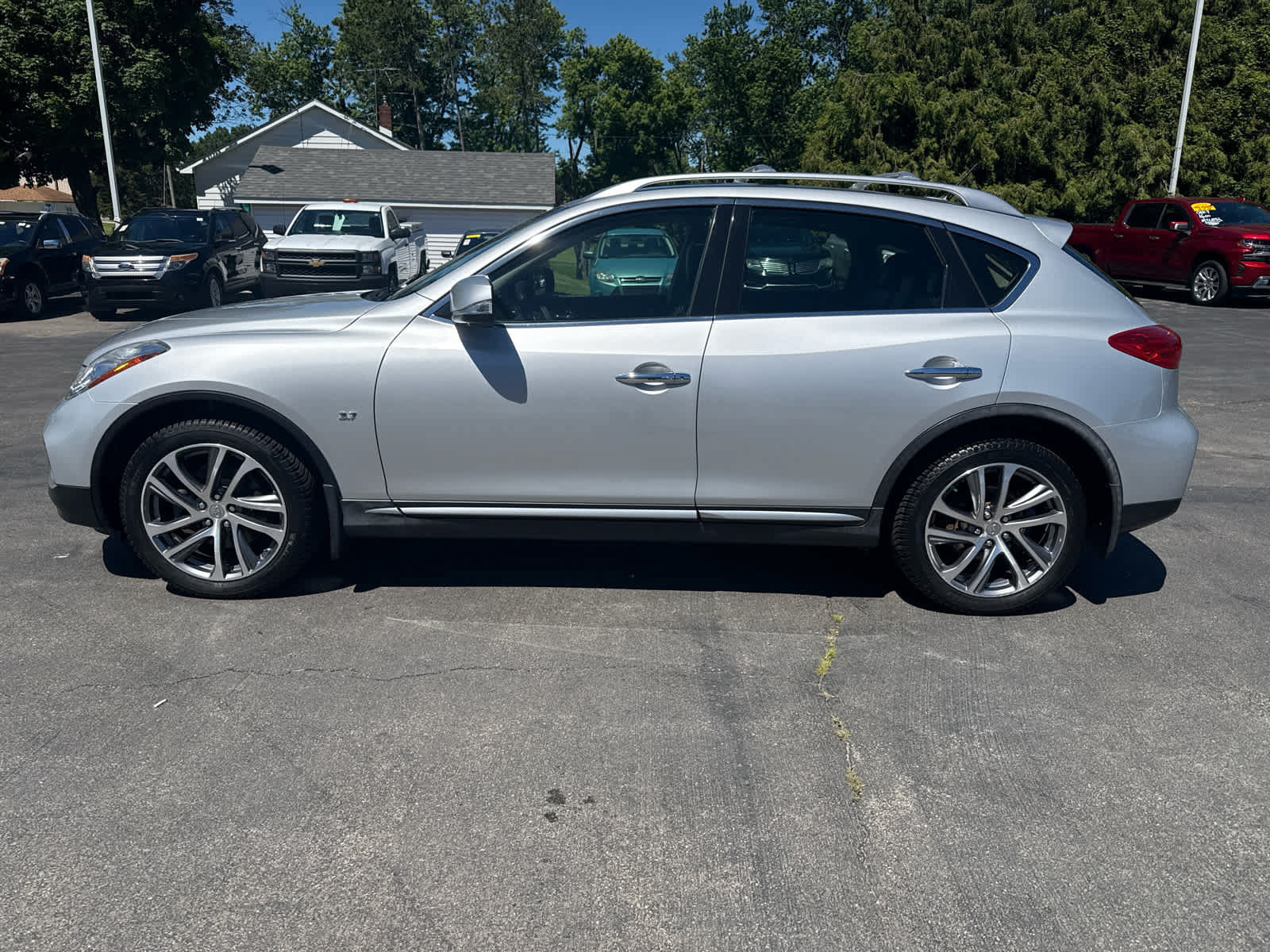 Used 2017 INFINITI QX50 AWD w/ Deluxe Touring Package image 6