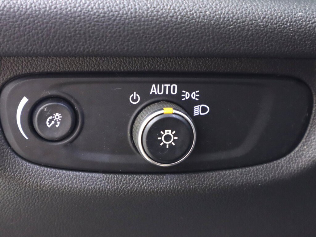 Used 2018 Buick Regal Preferred FWD image 10