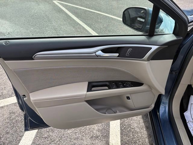 Used 2019 Ford Fusion SE image 13