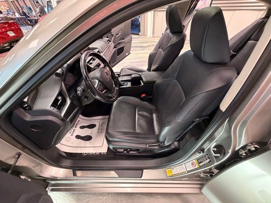 Used 2019 Lexus ES 300h w/ Premium Package image 55