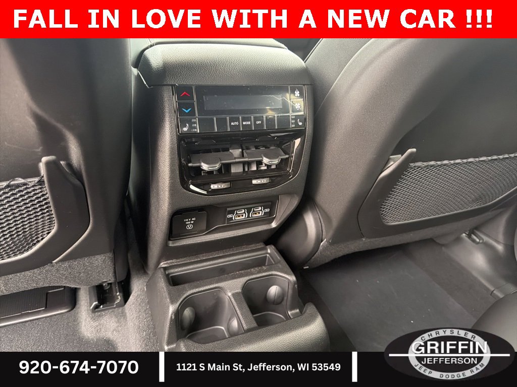 New 2025 Jeep Grand Cherokee L Limited w/ Luxury Tech Group II image 17