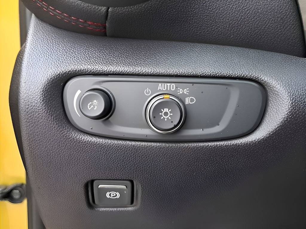 Used 2024 Chevrolet Blazer RS w/ Driver Confidence II Package image 33