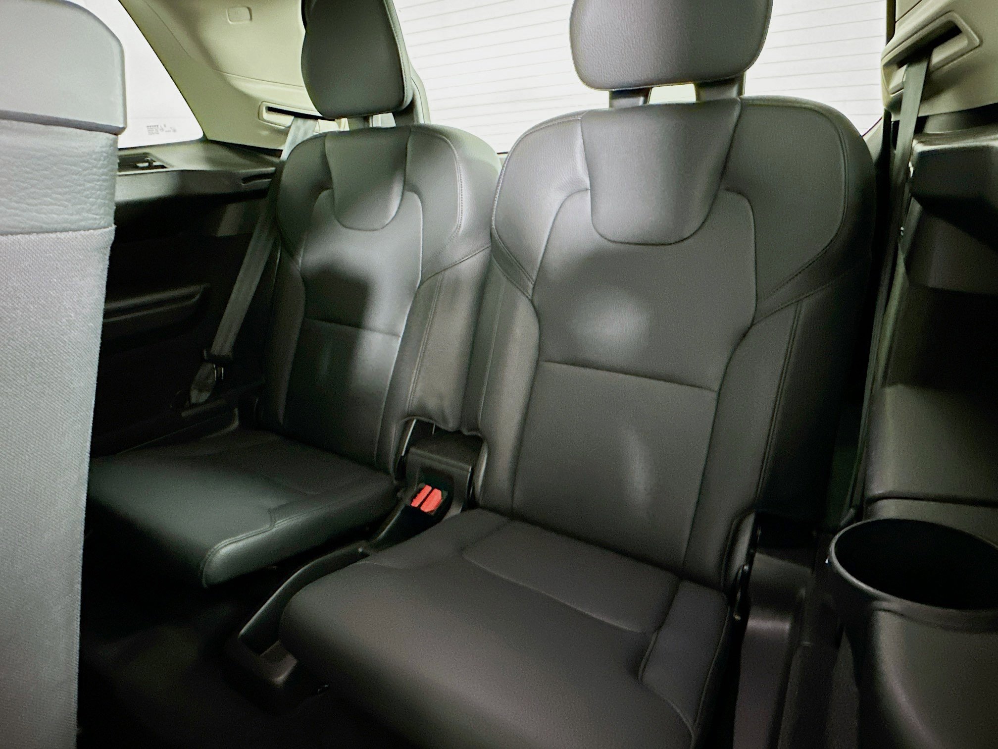 Used 2023 Volvo XC90 B6 Plus image 29