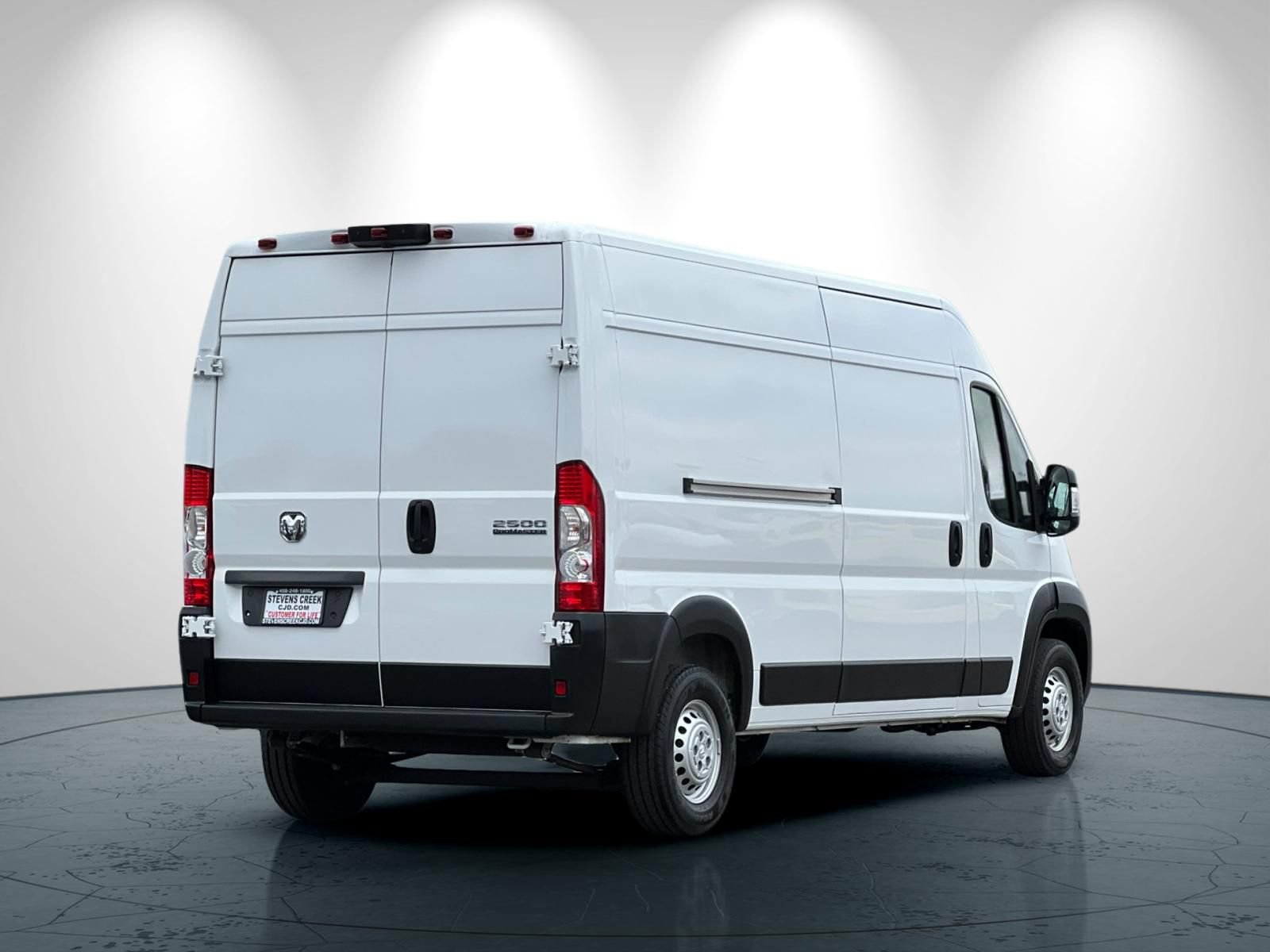 Used 2026 RAM ProMaster 2500 w/ Convenience Group FWD image 4