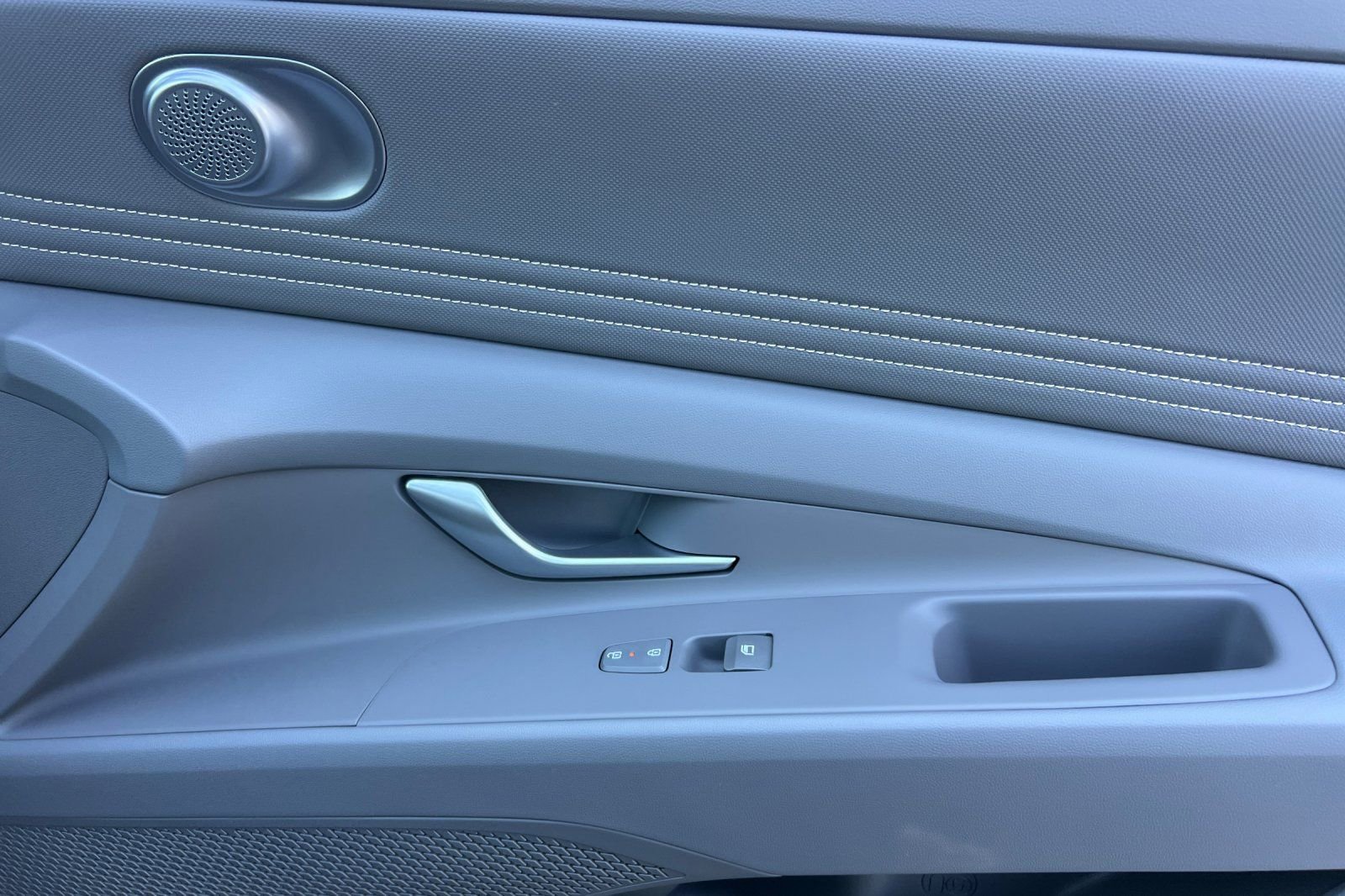 Used 2025 Hyundai Elantra SEL image 22