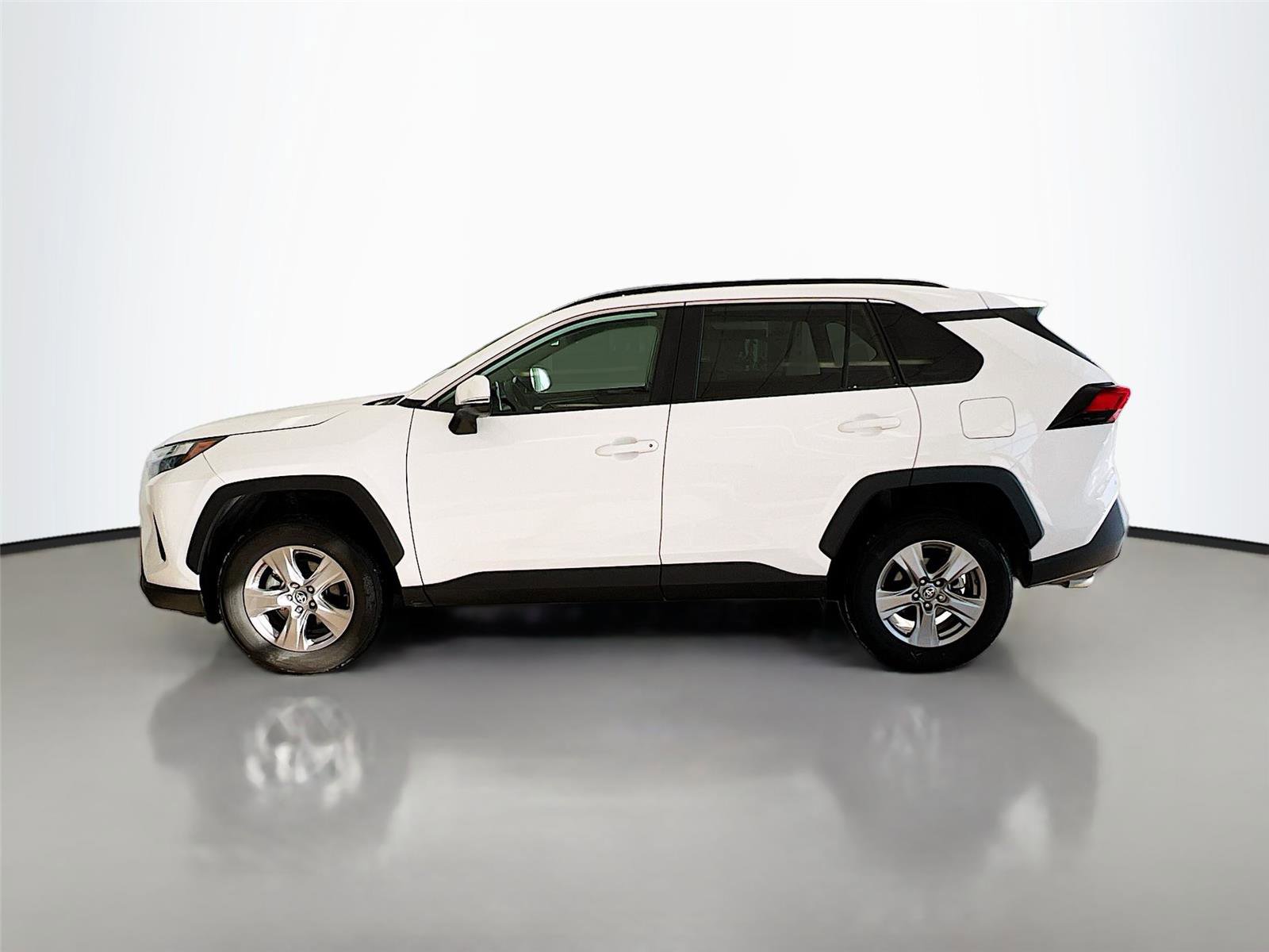 Used 2025 Toyota RAV4 XLE image 3