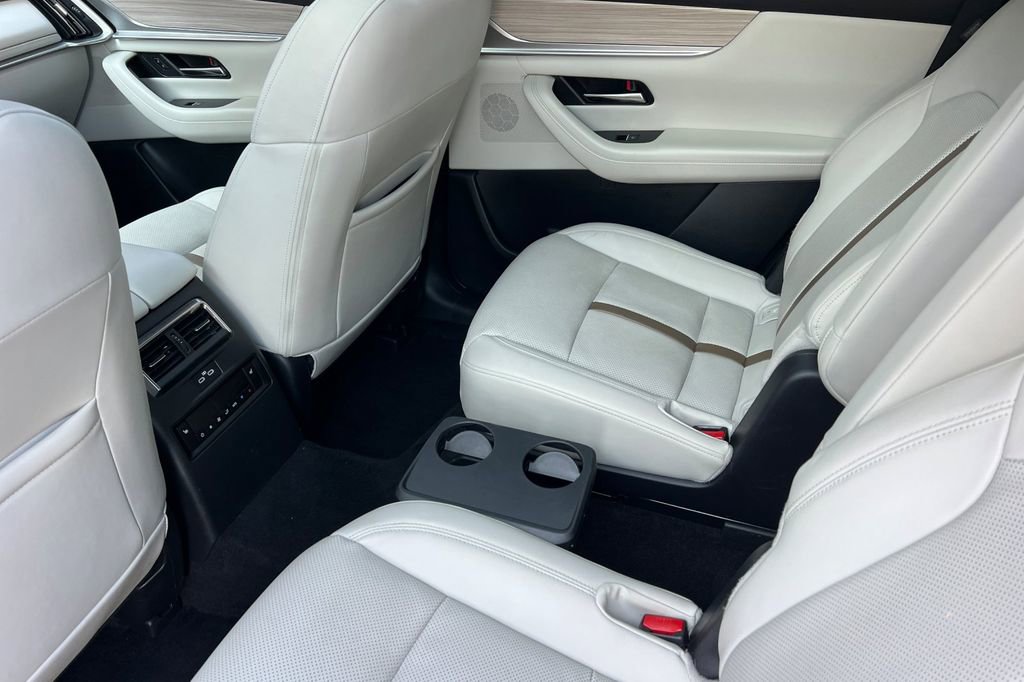 Certified 2024 MAZDA CX-90 Plug-In Hybrid w/ Premium Plus image 15