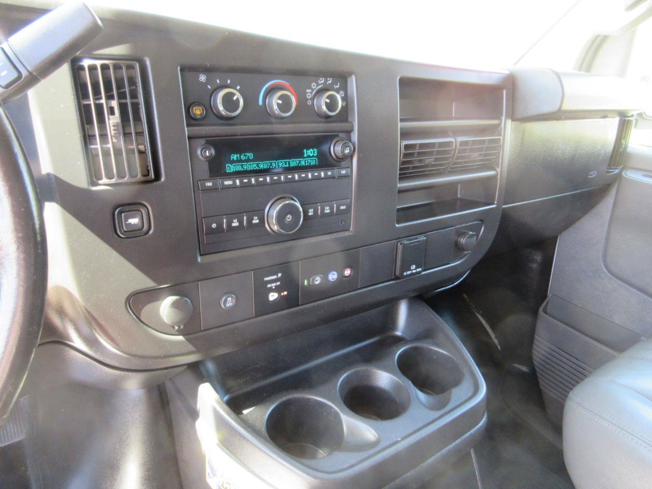 Used 2020 Chevrolet Express 2500 Extended RWD image 39