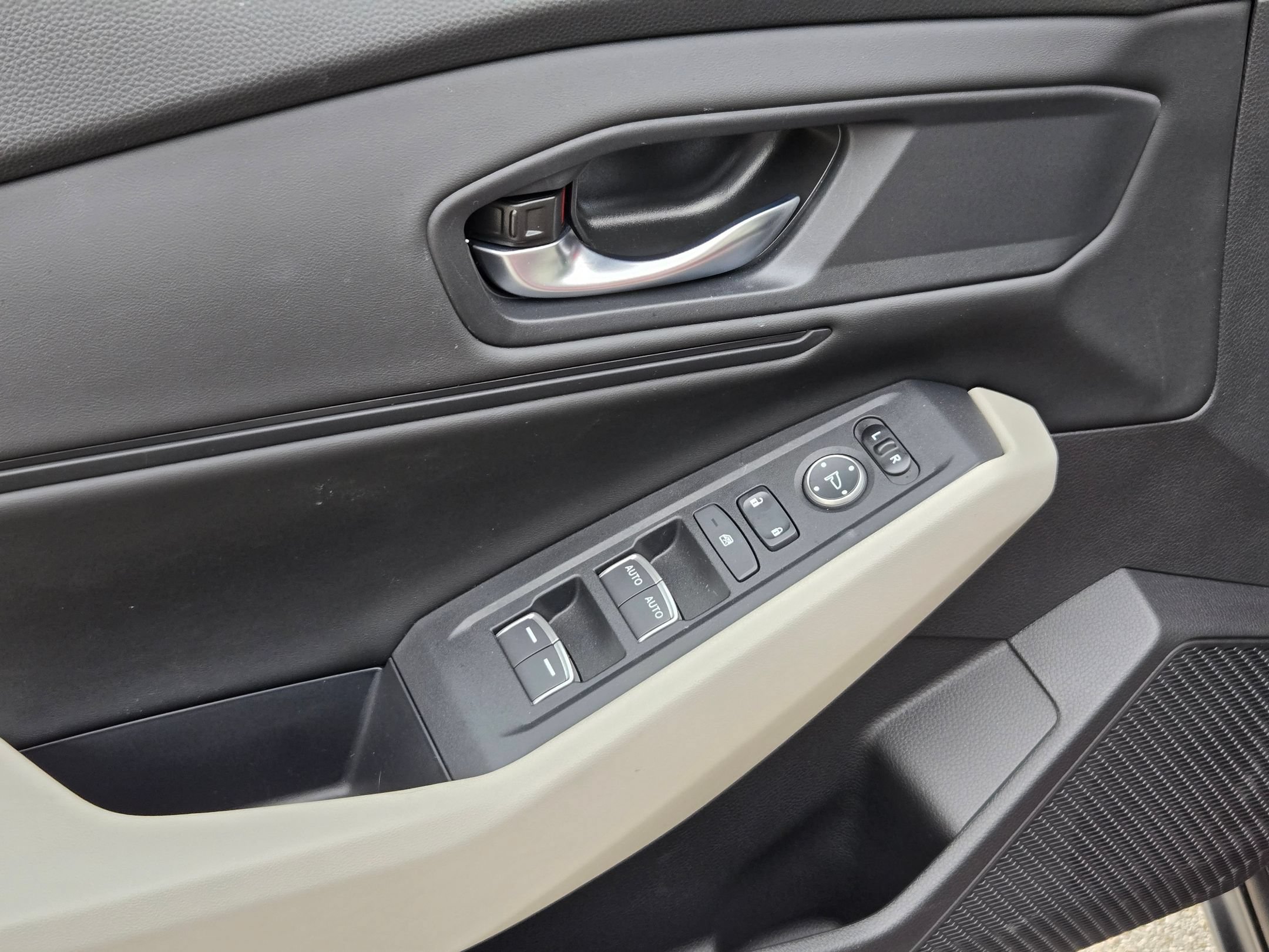 Used 2025 Honda Accord SE image 11