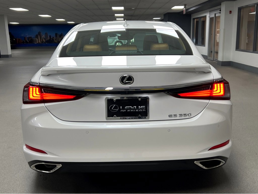 New 2025 Lexus ES 350 w/ Premium Package image 6
