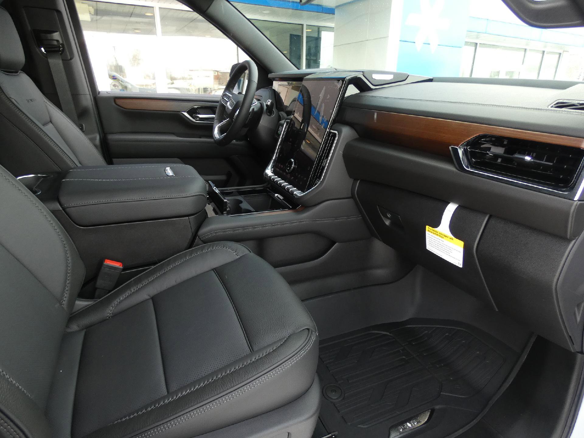 New 2026 GMC Yukon Denali w/ LPO, Floor Liner Package image 17