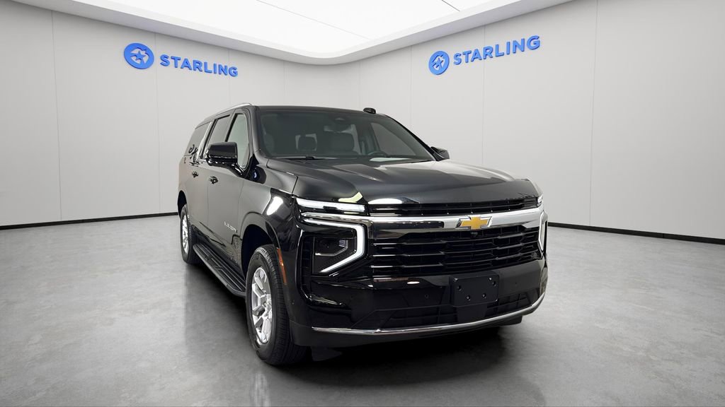 Used 2025 Chevrolet Suburban LS image 14