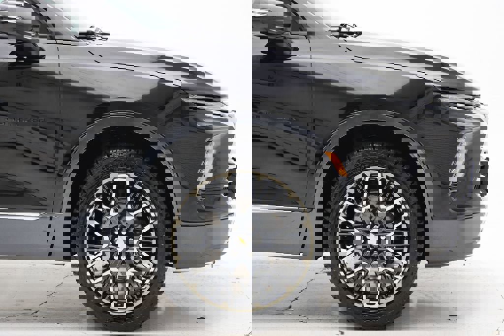 Used 2023 Chevrolet Blazer Premier w/ Enhanced Convenience Package image 4