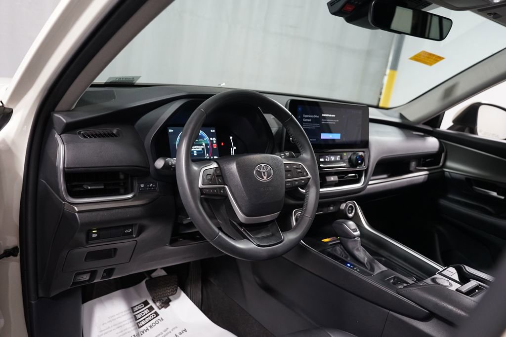 Certified 2024 Toyota Grand Highlander XLE image 11