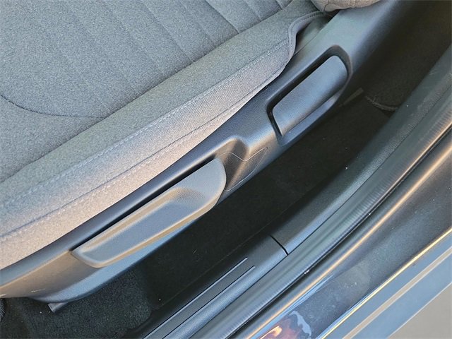 Used 2025 Kia K4 EX image 11