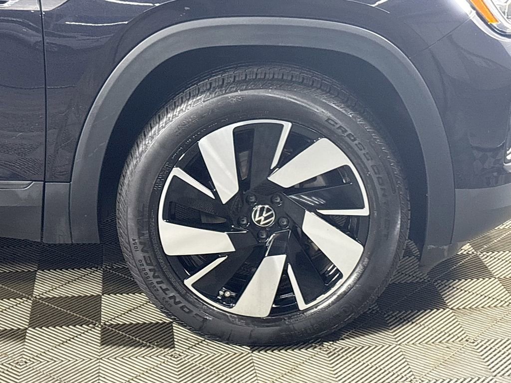 Certified 2024 Volkswagen Atlas Cross Sport SE image 22