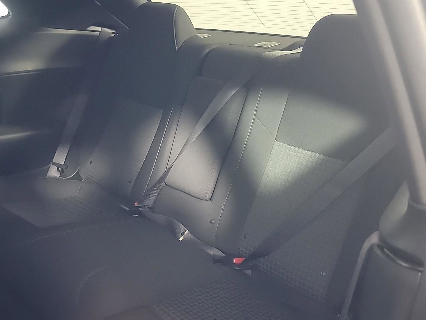 Used 2022 Dodge Challenger R/T w/ Driver Convenience Group RWD image 19
