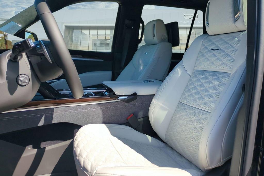 New 2026 Cadillac Escalade Platinum Sport w/ LPO, Floor Liner Package AWD/4WD image 10