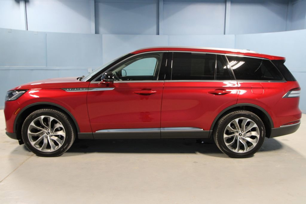 Used 2026 Lincoln Aviator AWD image 31