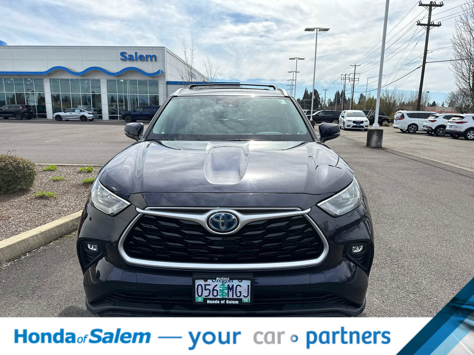 Used 2020 Toyota Highlander XLE image 6