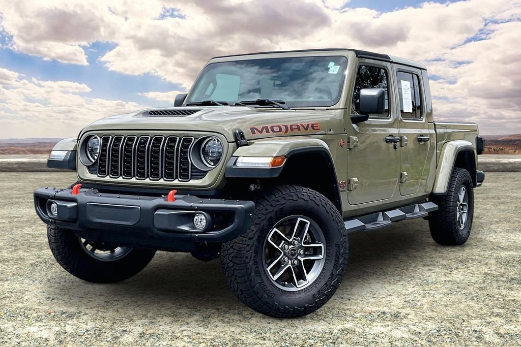 Used 2025 Jeep Gladiator Mojave AWD/4WD image 3