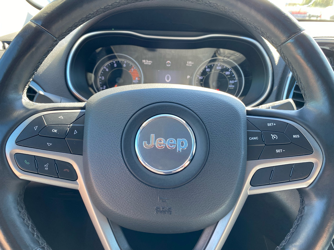 Used 2019 Jeep Cherokee Limited image 21