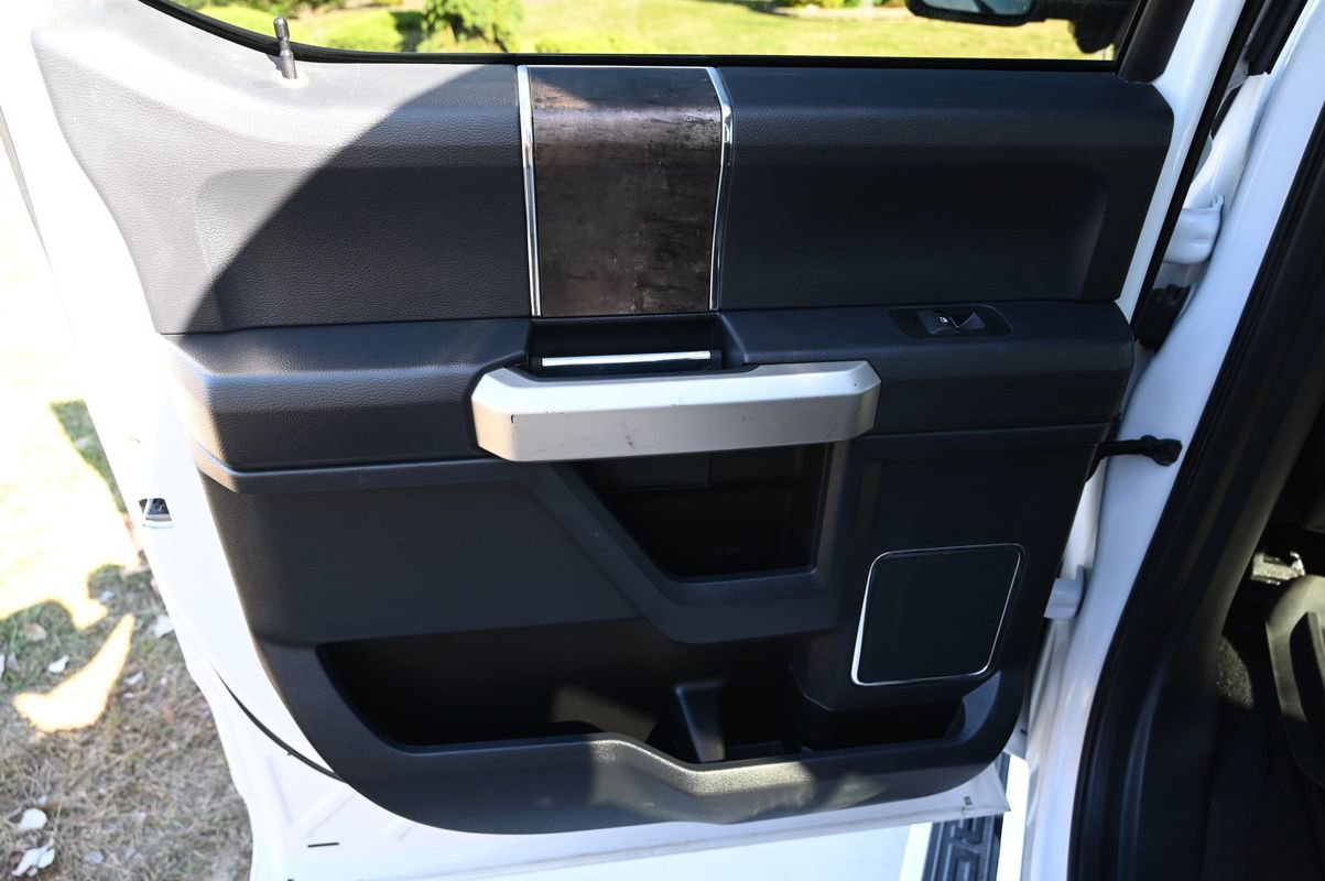 Used 2022 Ford F350 Lariat w/ Chrome Package image 41