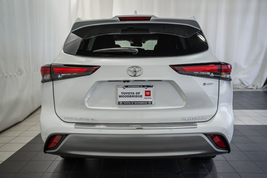 New 2026 Toyota Highlander Platinum image 5