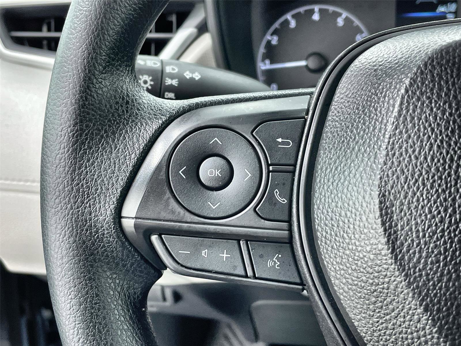 Used 2025 Toyota Corolla Cross L image 15