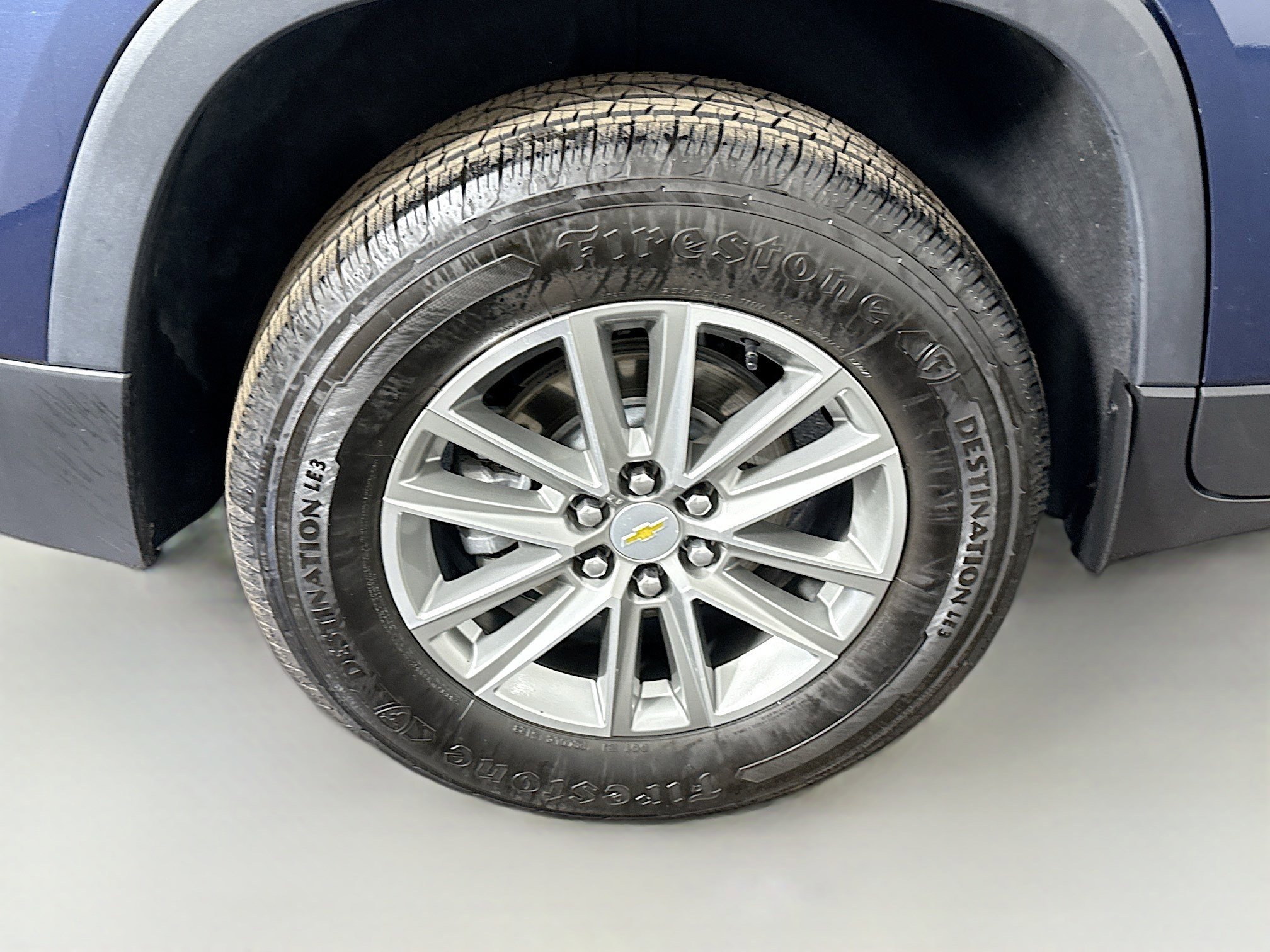 Used 2023 Chevrolet Traverse LT image 33