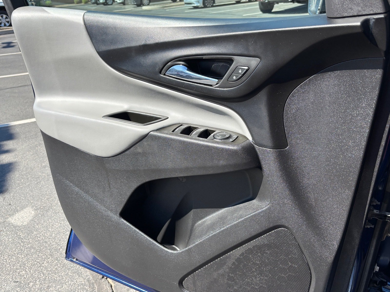 Used 2023 Chevrolet Equinox LS w/ LS Convenience Package FWD image 11