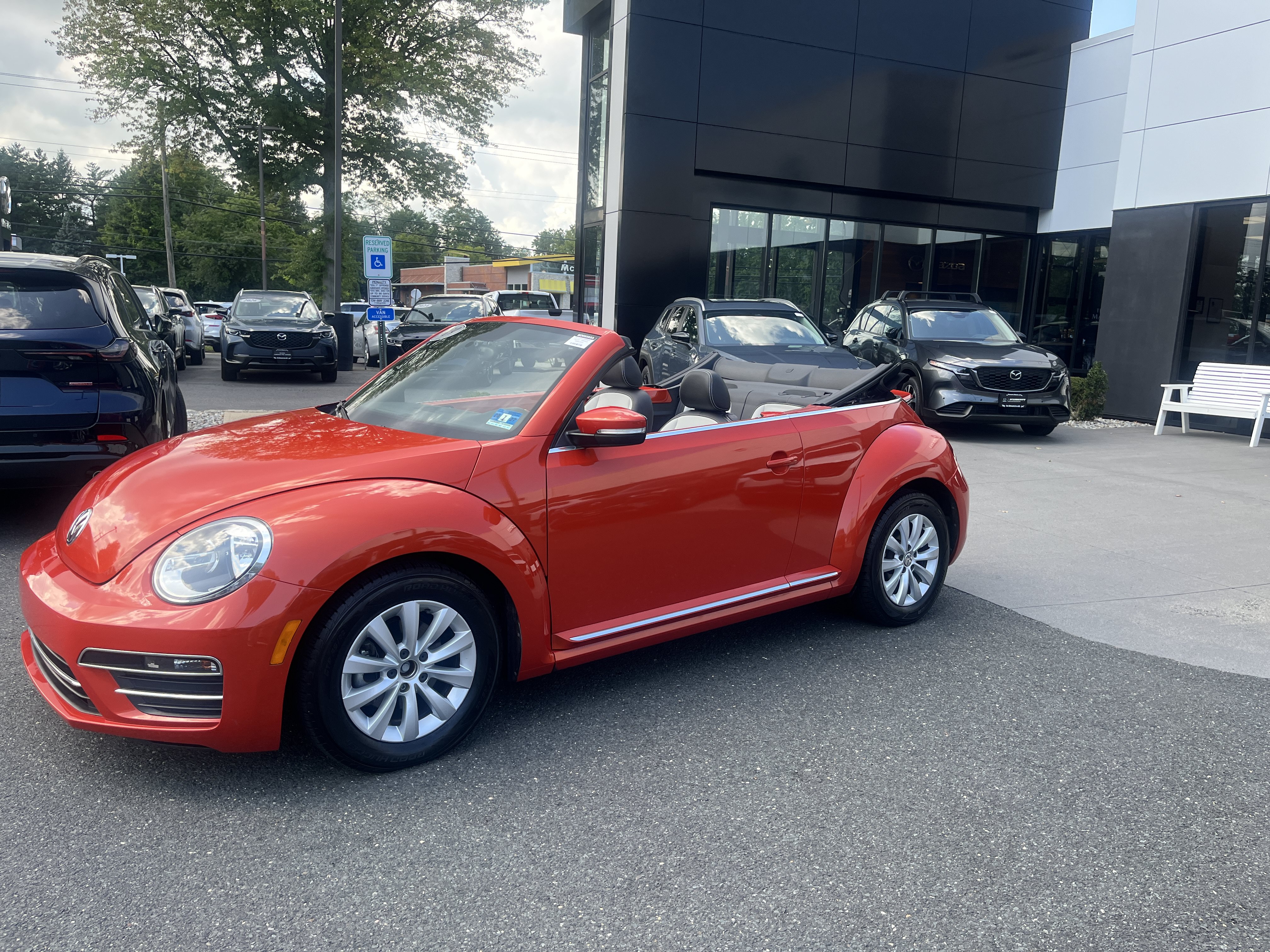 Used 2019 Volkswagen Beetle 2.0T S FWD image 2