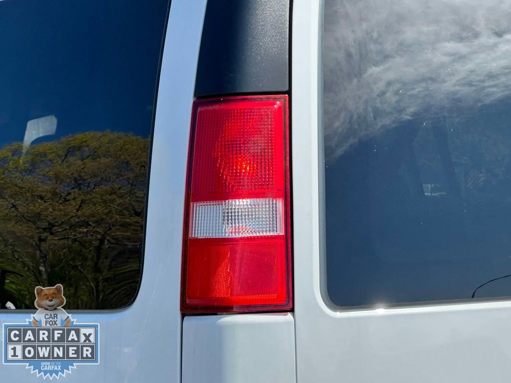 Used 2024 Chevrolet Express 3500 LT w/ LT Preferred Equipment Group RWD image 12