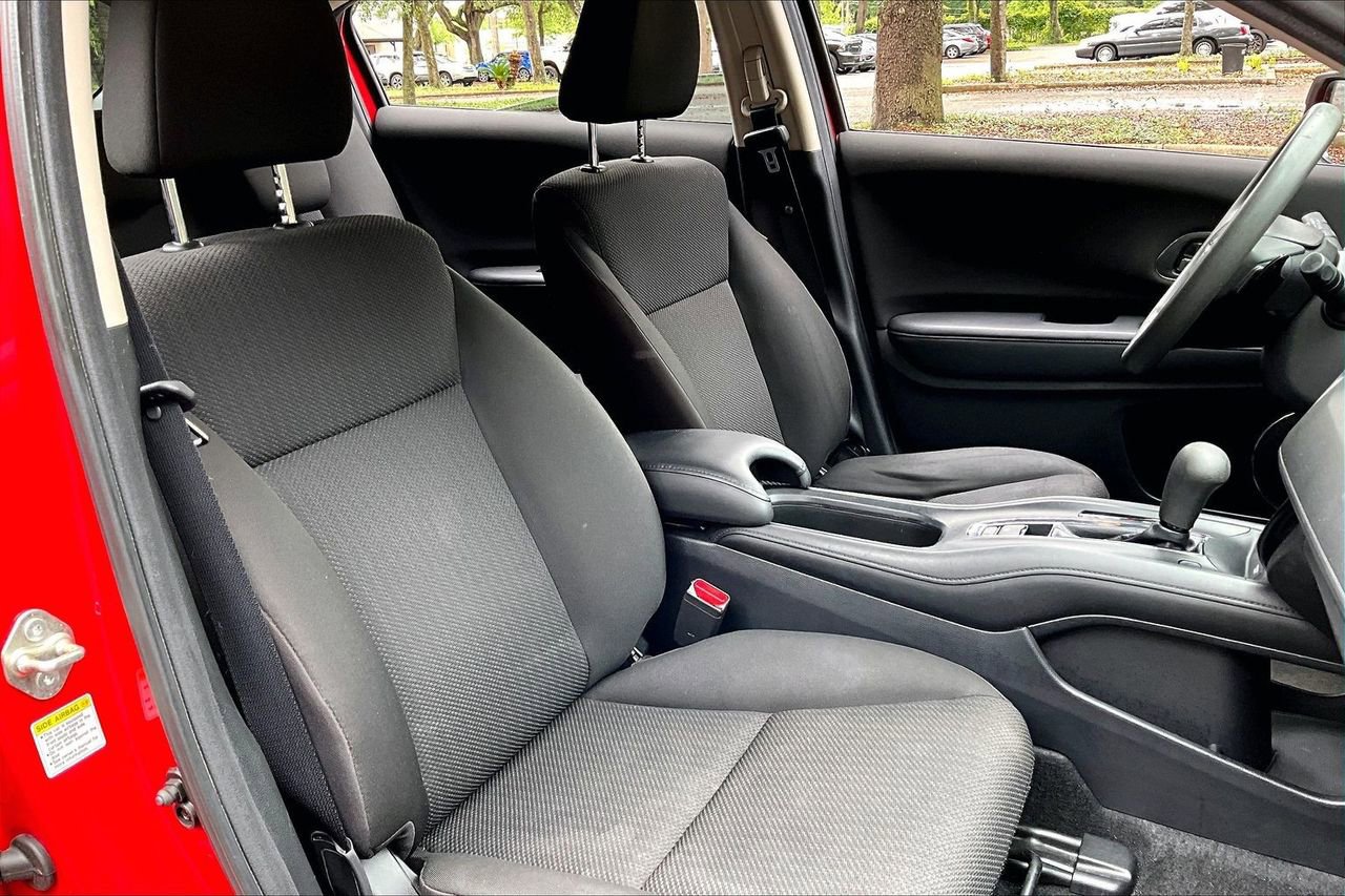 Used 2016 Honda HR-V EX image 29