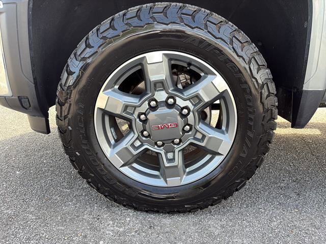 Used 2025 GMC Sierra 2500 SLE w/ SLE Value Package; AWD/4WD image 9