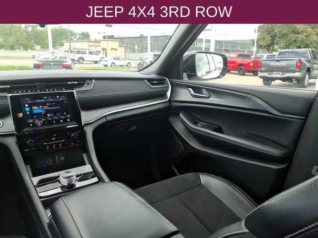 Used 2024 Jeep Grand Cherokee L Altitude AWD/4WD image 13