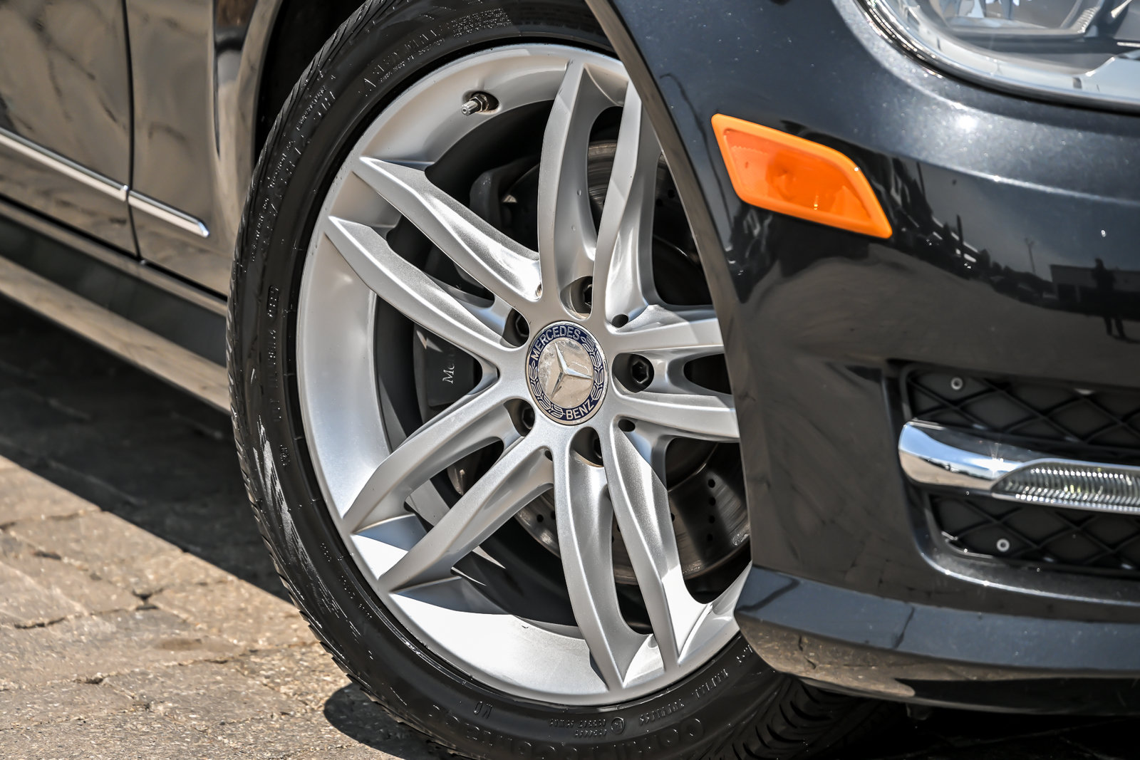 Used 2013 Mercedes-Benz C 300 4MATIC Sedan image 3